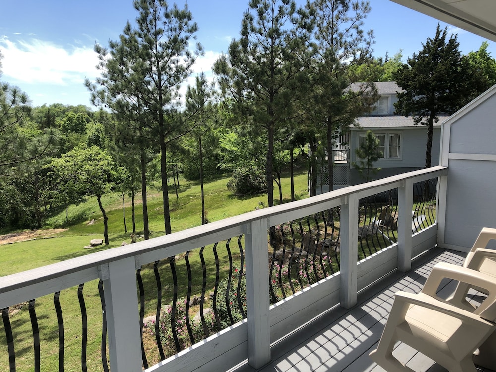 Echo Canyon Manor 67/76
