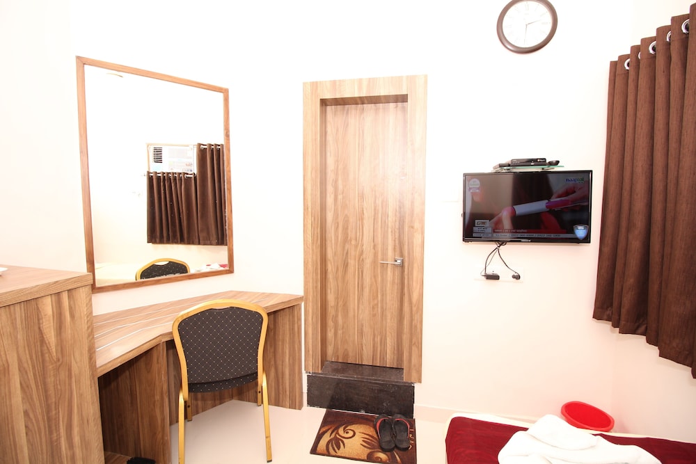 Hotel Meera 26/42