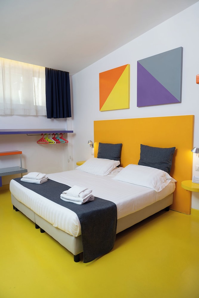 Standard, Double or Twin Bed