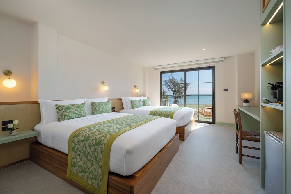 COMO, DELUXE, PET FRIENDLY