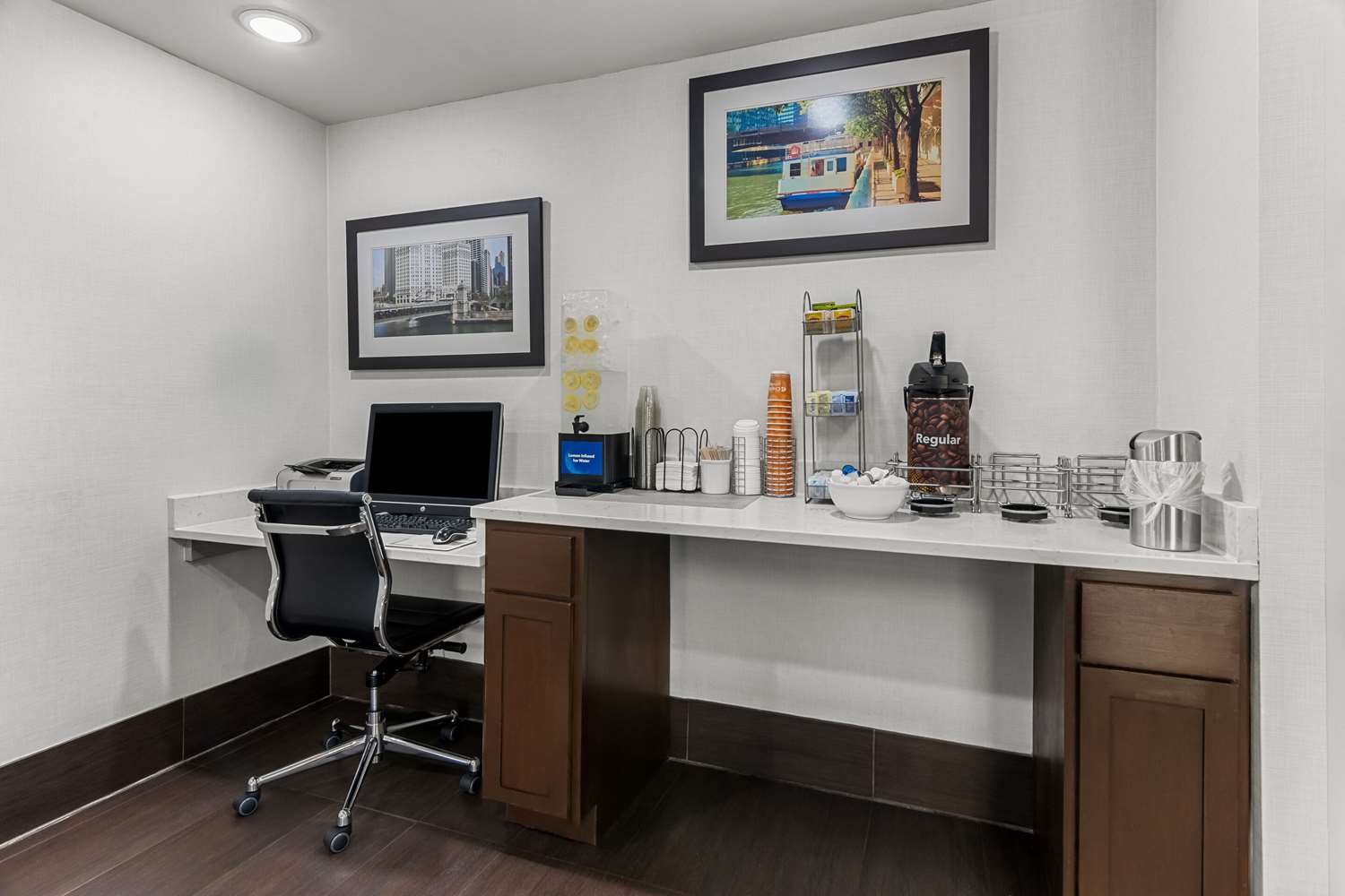 Comfort Inn & Suites near Tinley Park Amphitheater 10/11