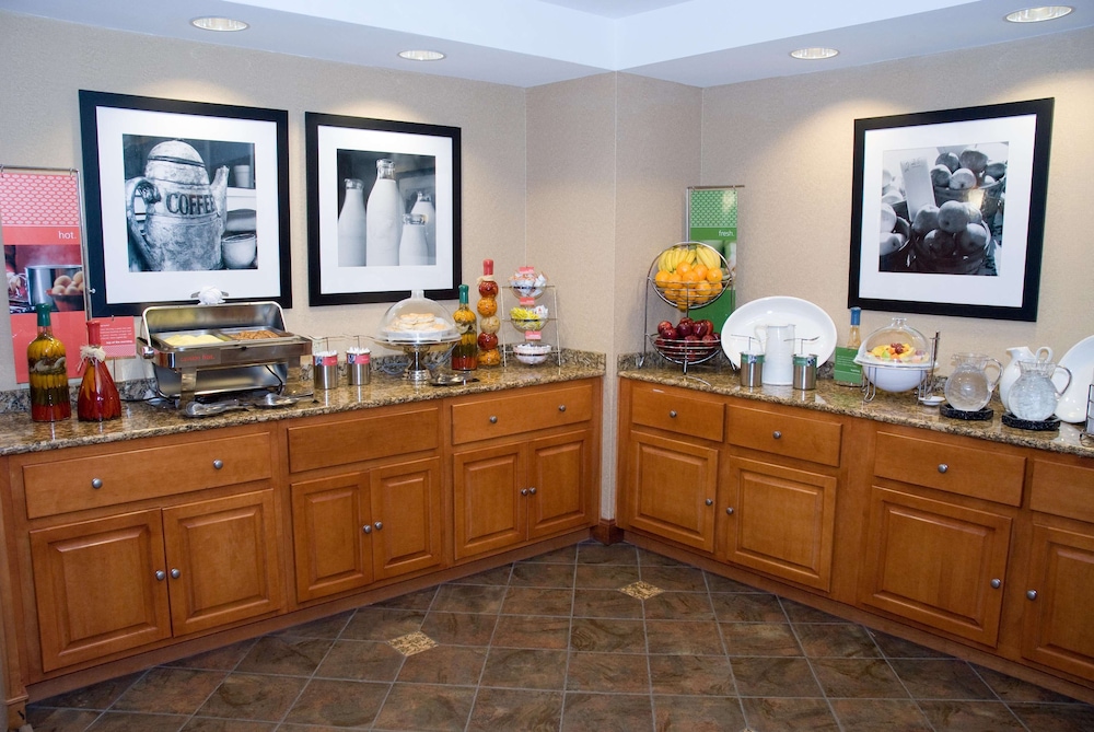 Hampton Inn & Suites By Hilton Manchester - Bedford 10/50