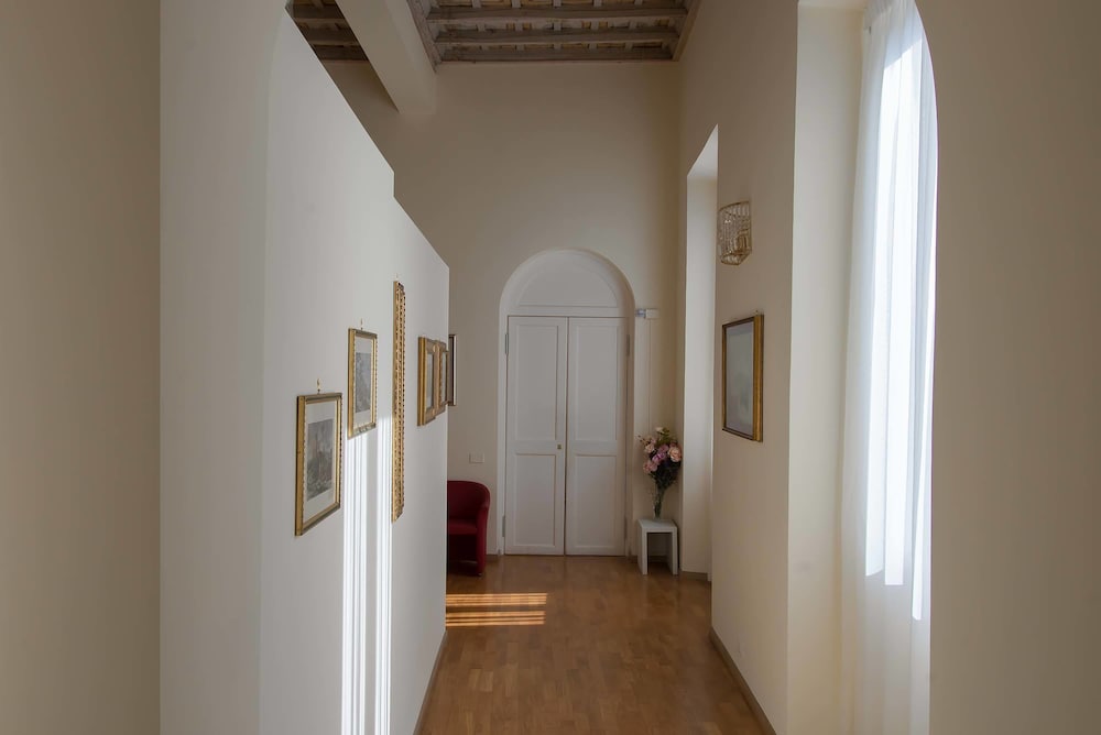 Trevi Rome Suite 42/50