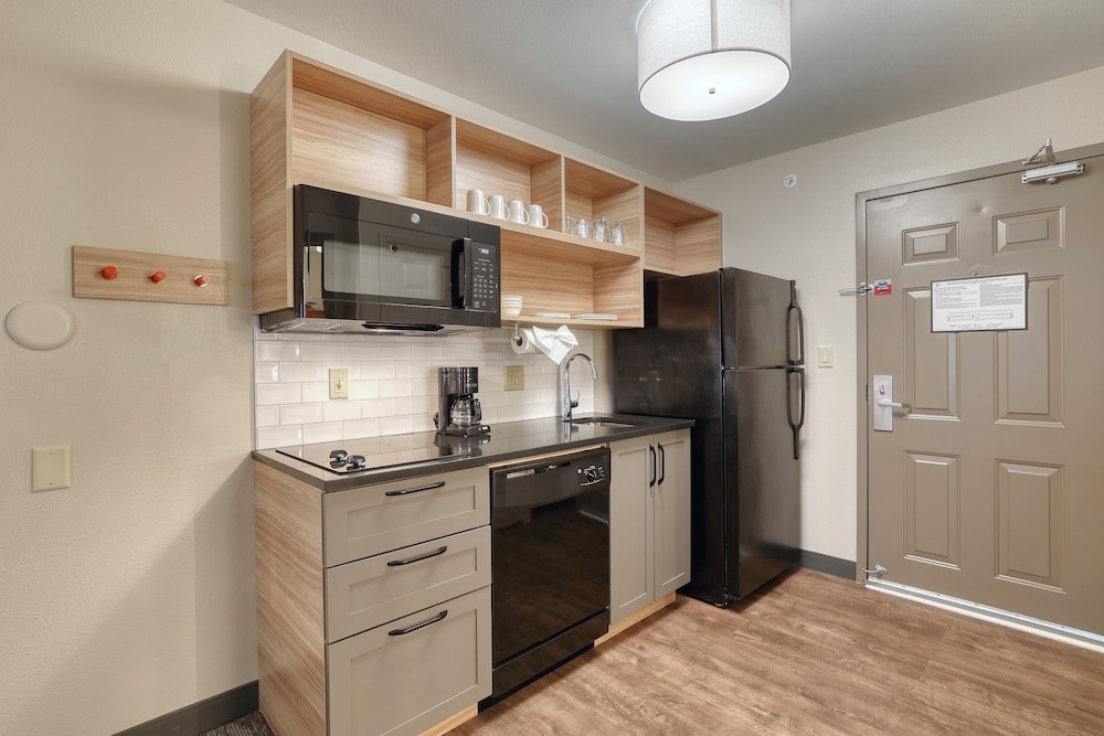 Candlewood Suites Milwaukee Airport-Oak Creek 14/73