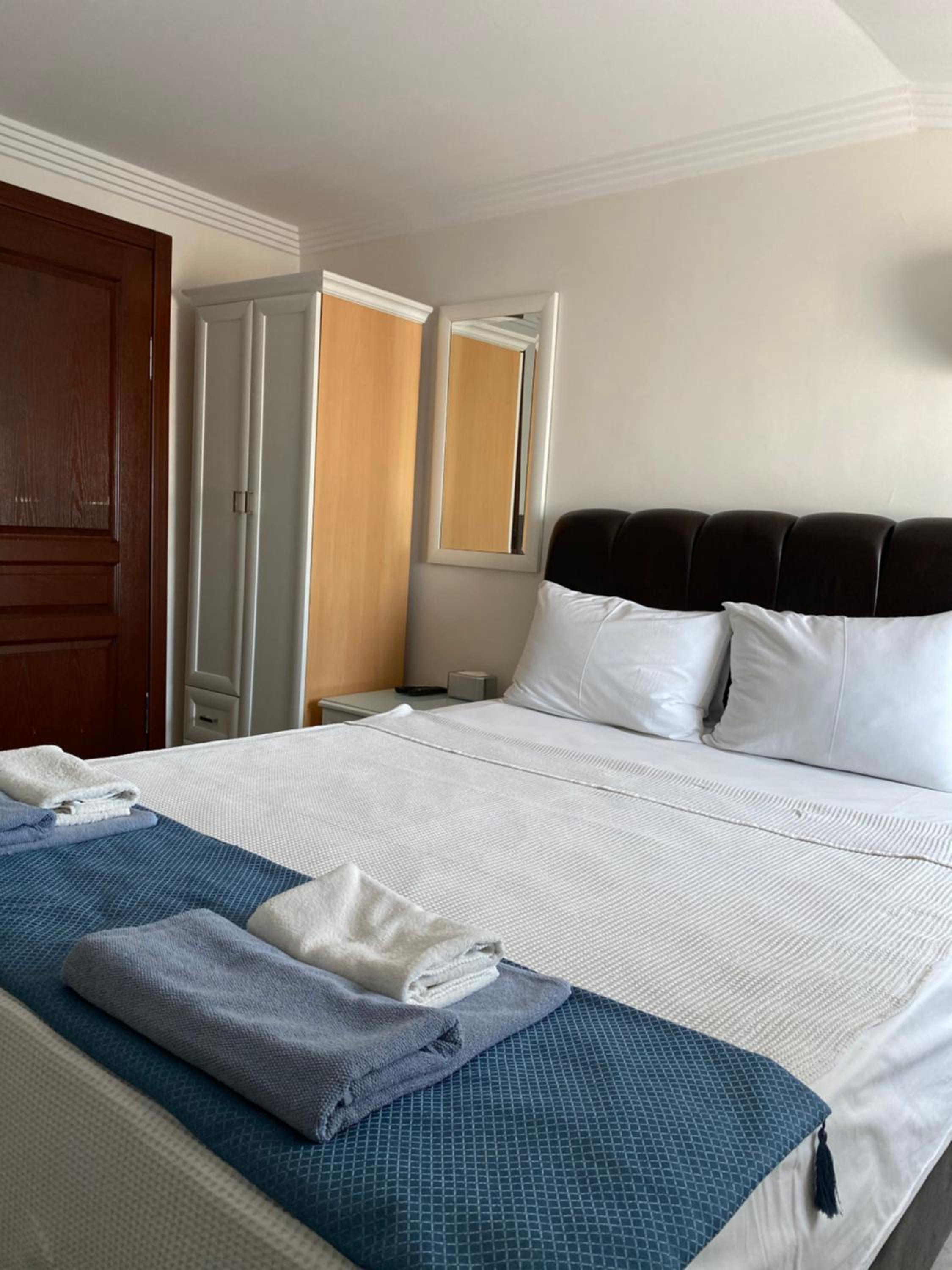 Room, Double Bed