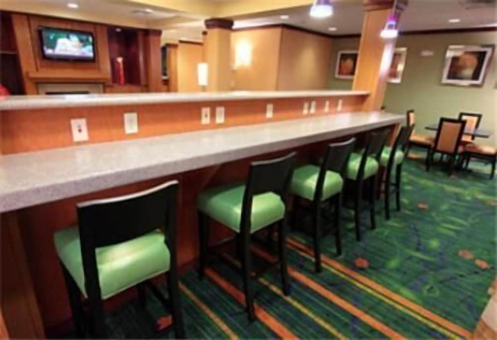 Fairfield Inn Suites Killeen 18/24