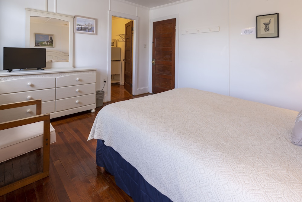 William, Suite, King and Queen Bed