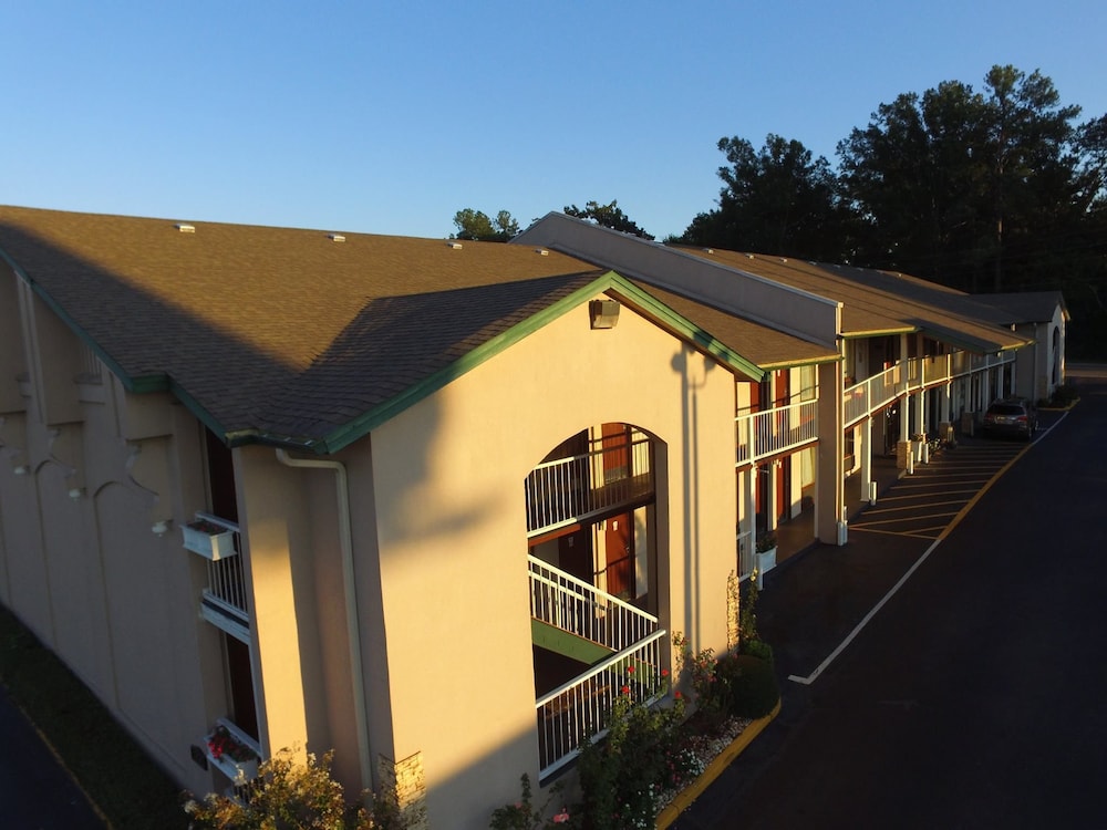 West Bank Inn 9/60