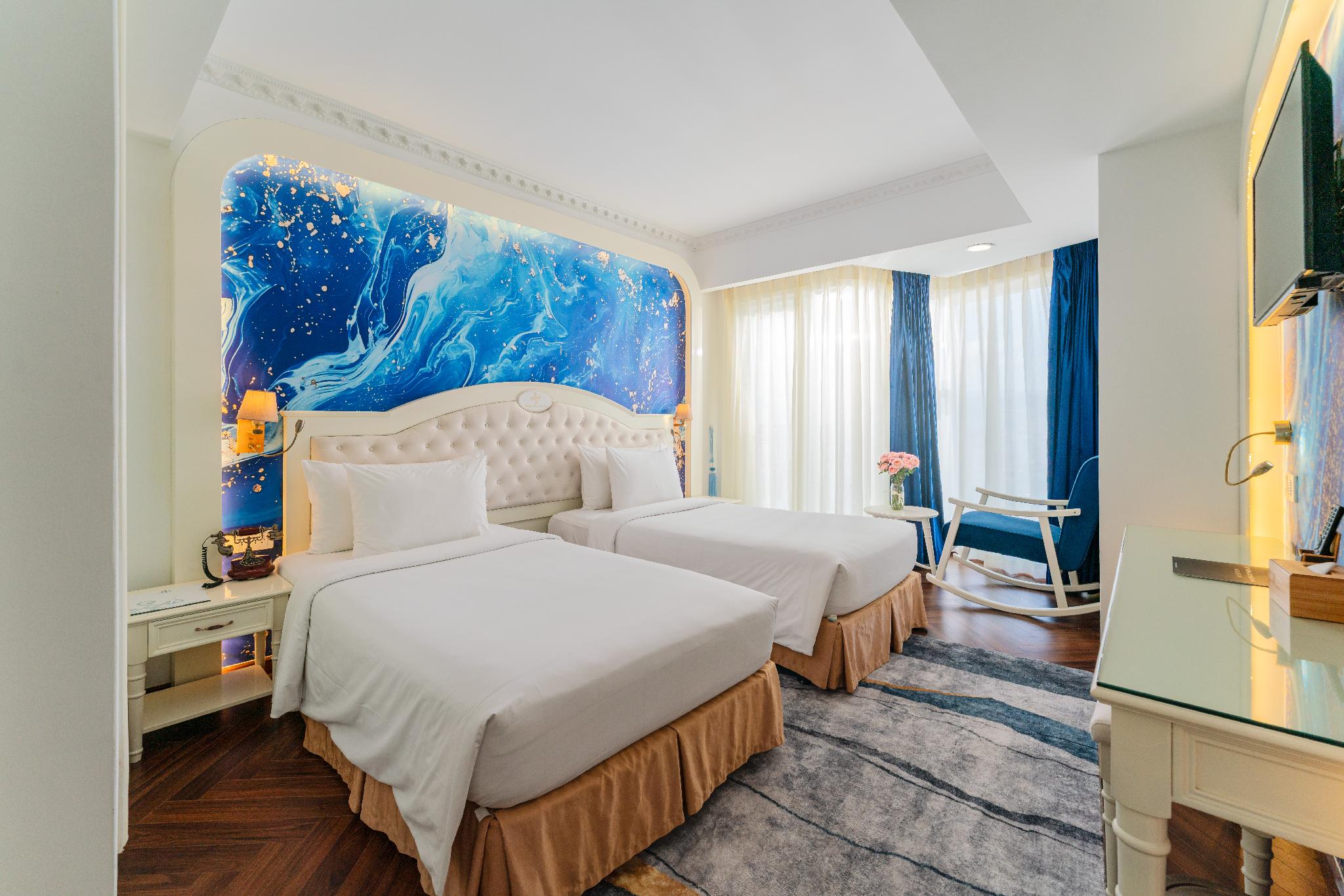 Deluxe, Twin Beds