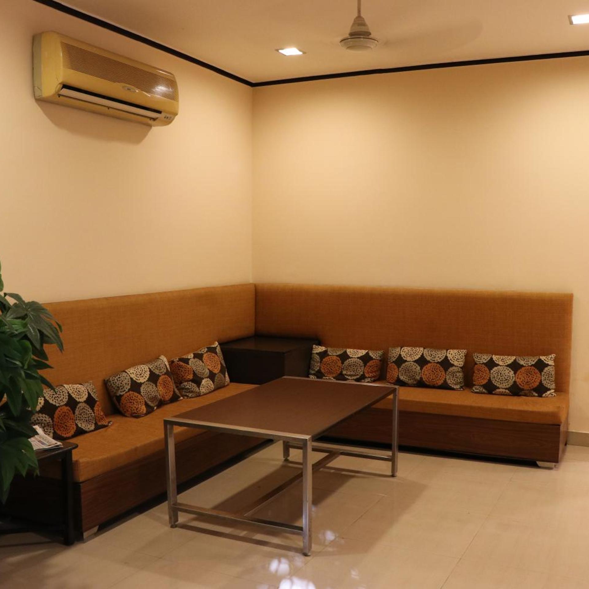 Little Chef Hotel 33/55