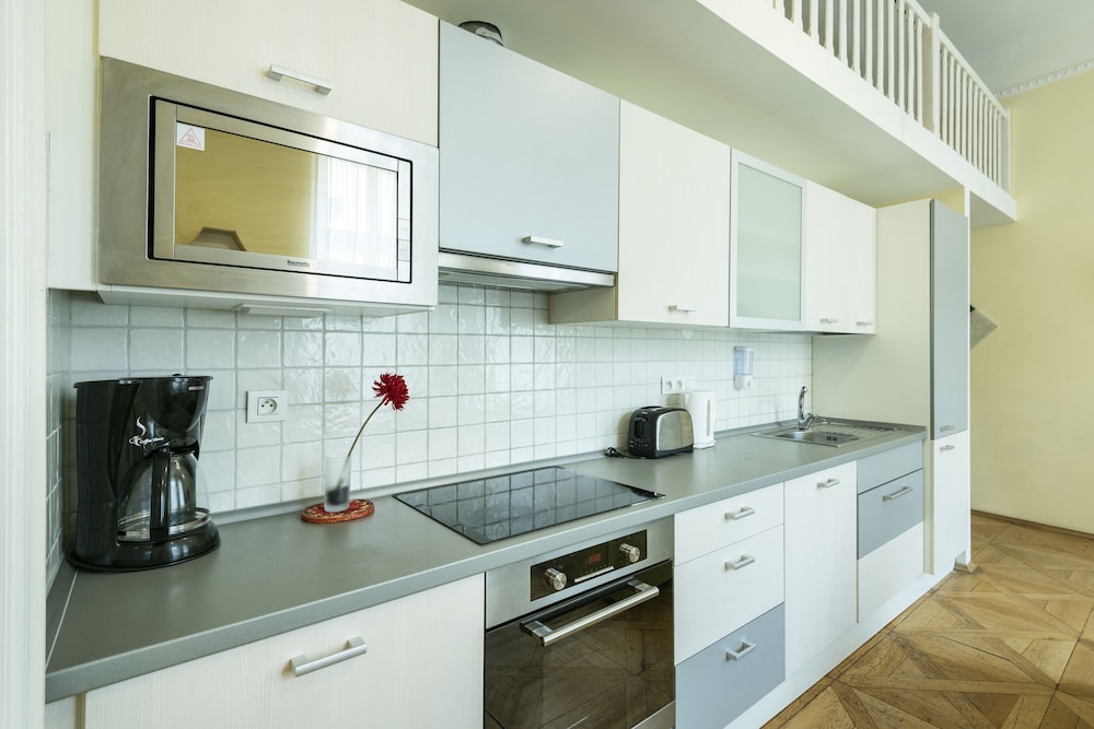 Hybernska Apartments photo4