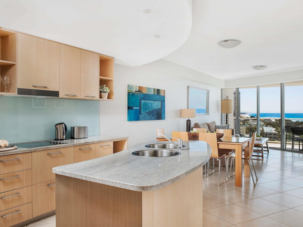 THE SEBEL MAROOCHYDORE 53/72