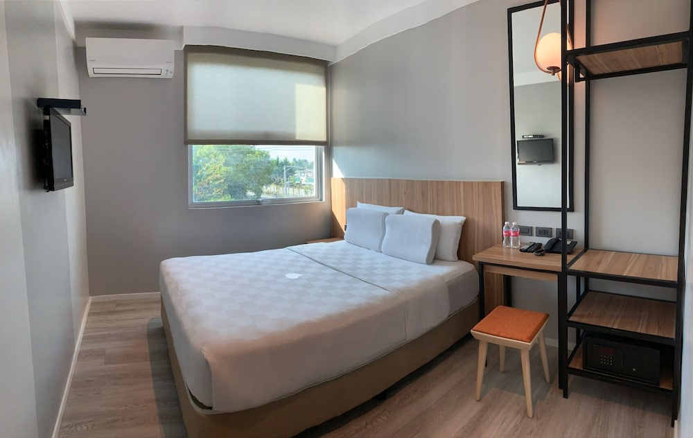 Go Hotels Bacolod 28/58