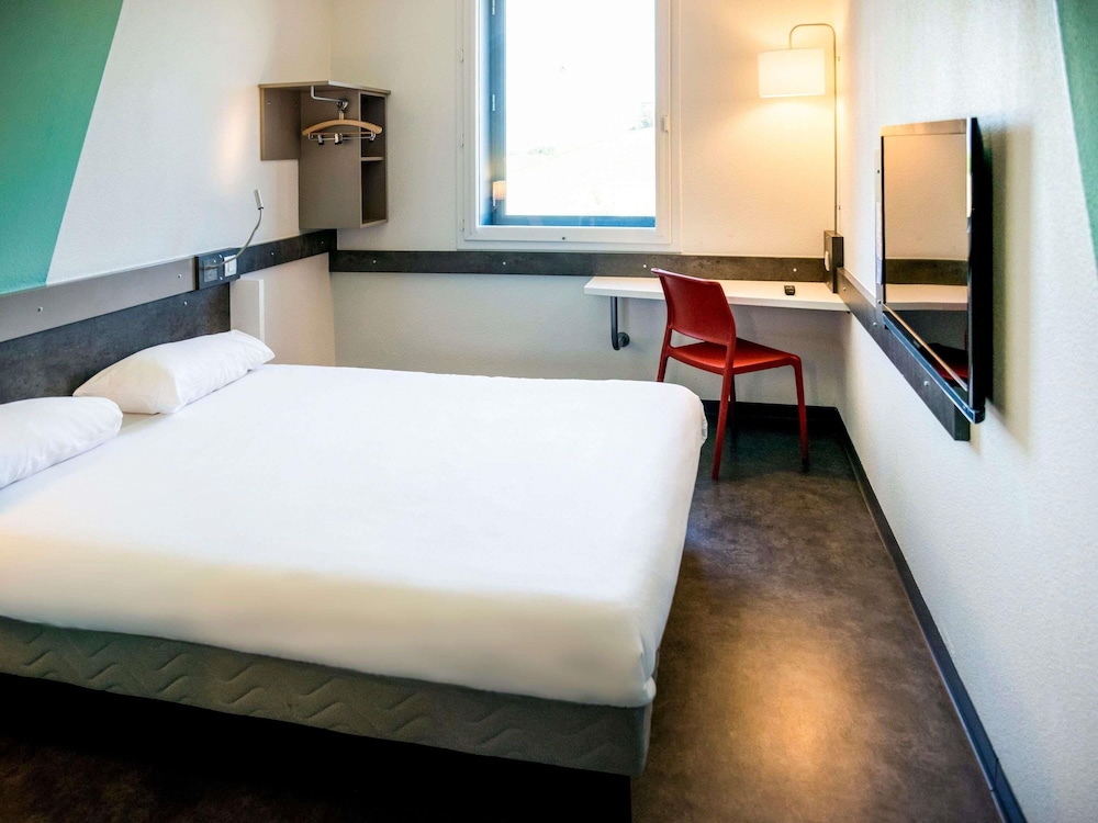 Ibis Budget Archamps Porte De Geneve 16/55