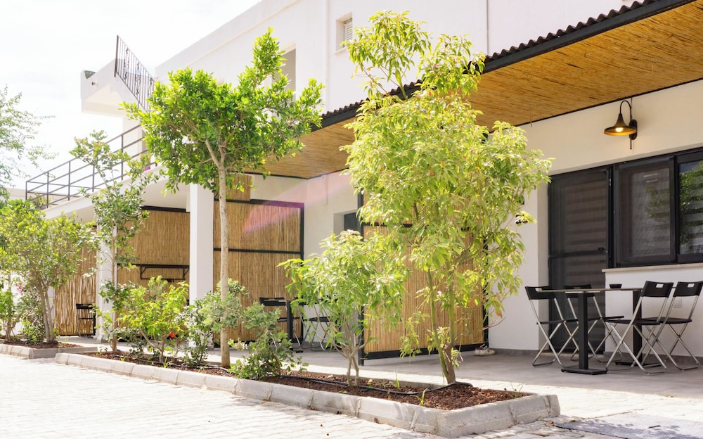 Daphnis Hotel 39/46