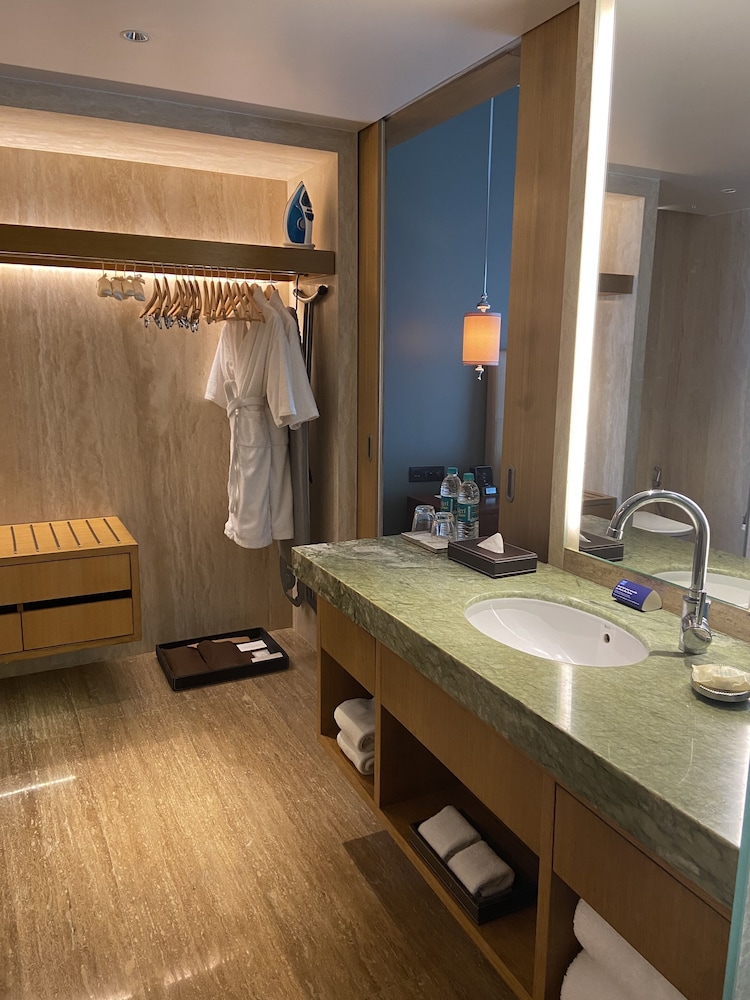 PARK HYATT CHENNAI 35/73