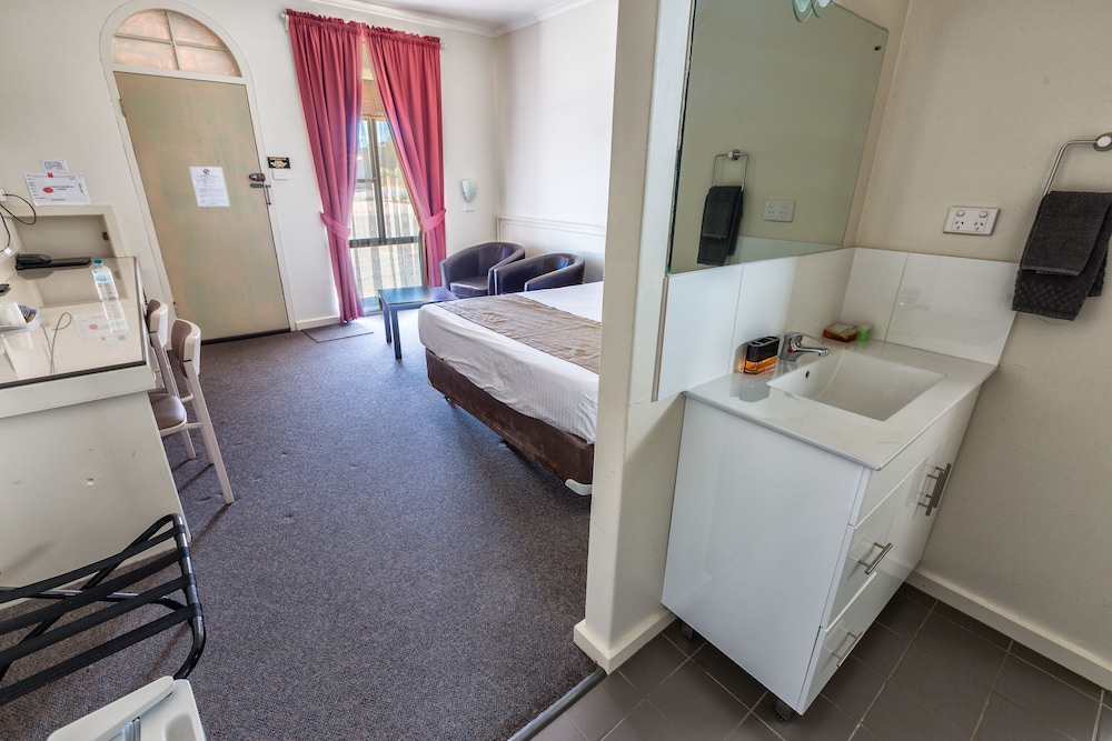 The Argent Motel 23/34