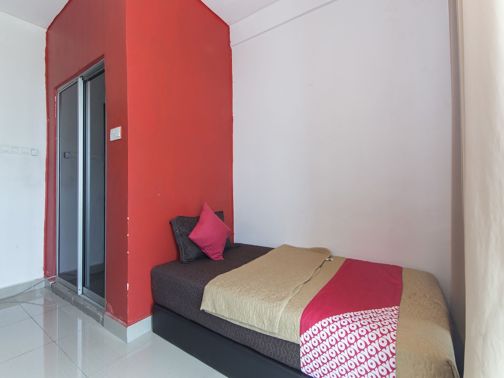 OYO 439 Night Queen Hotel (ex. Night Queen Hotel) 9/32