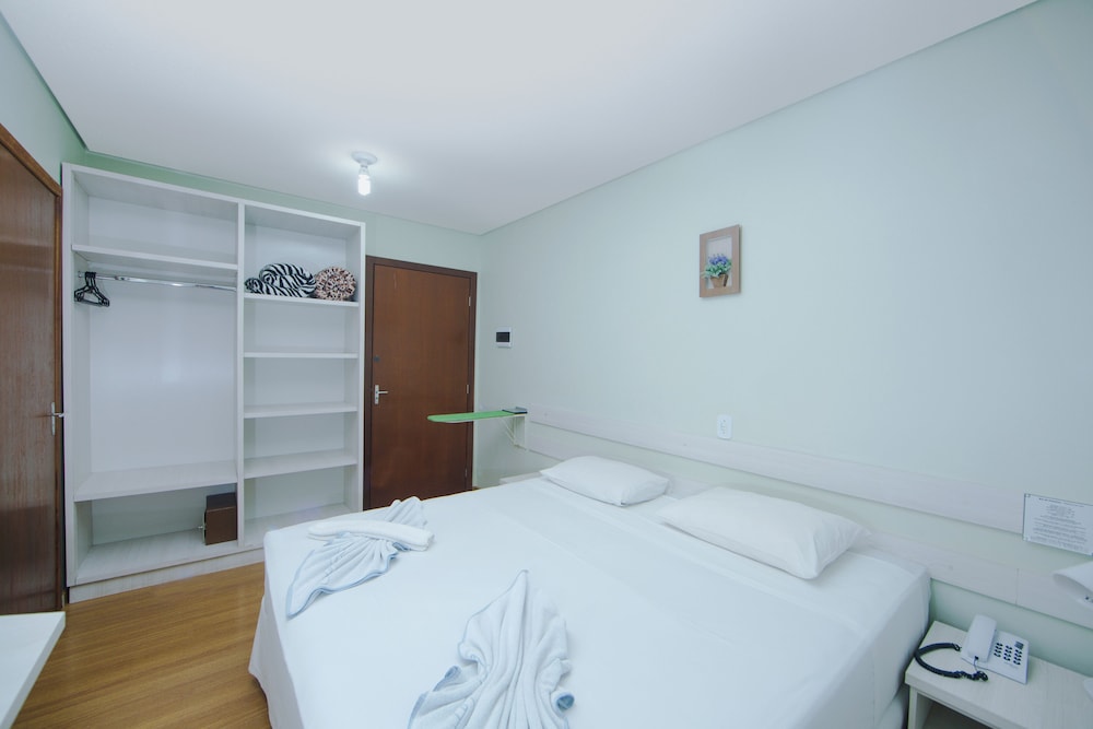 ROOM, DOUBLE BED