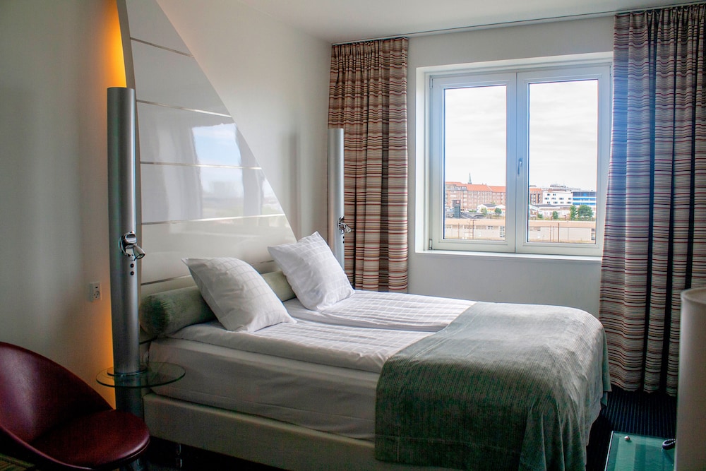 STANDARD, DOUBLE BED