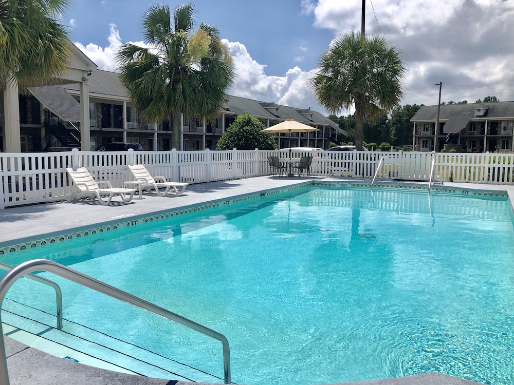 Days Inn by Wyndham Manning 1/16