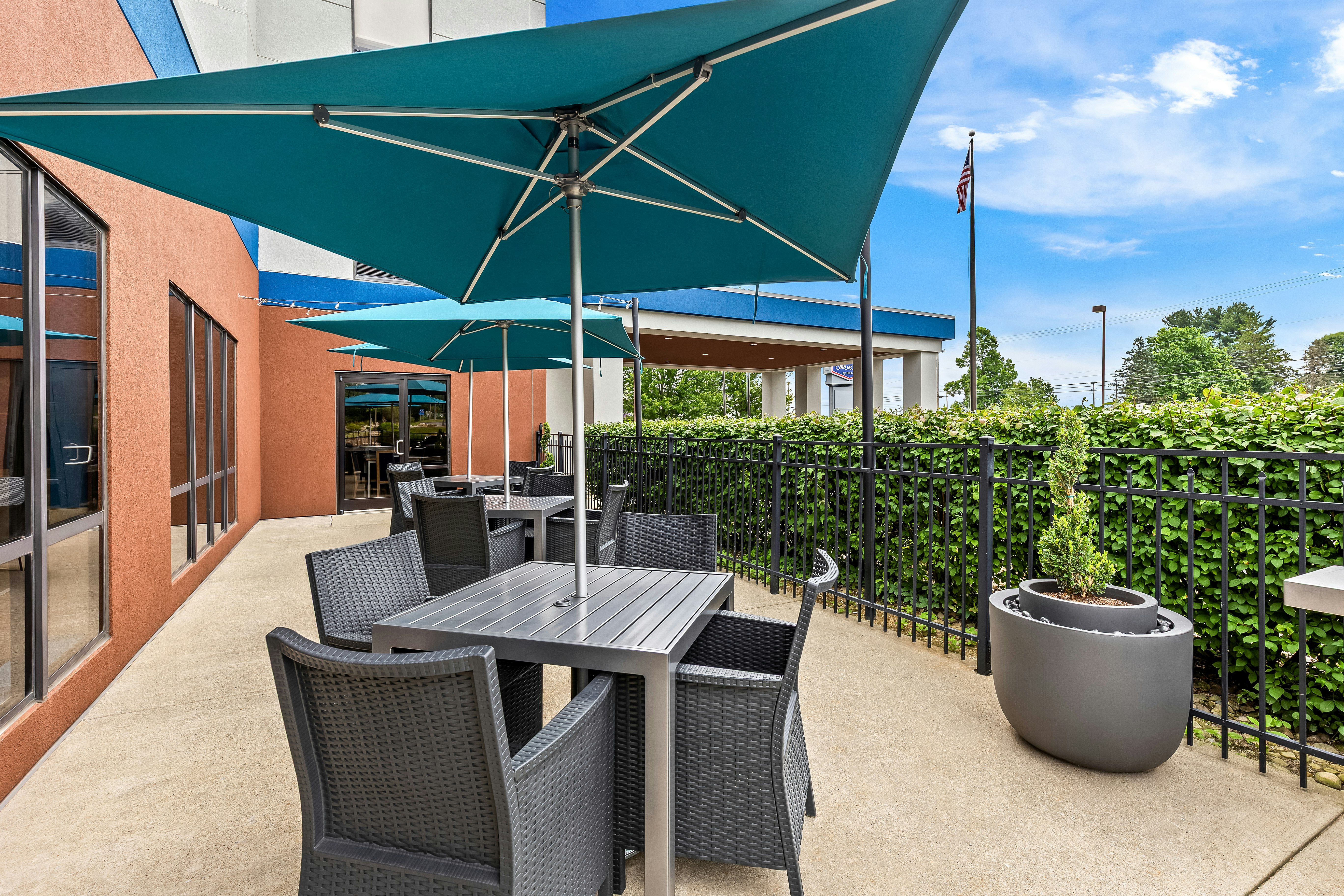 Hampton Inn & Suites Grove City 23/39