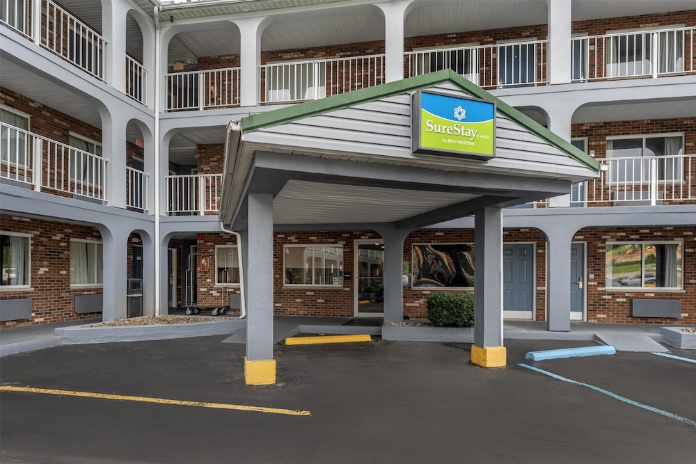 SureStay Hotel by Best Western Summersville 44/50