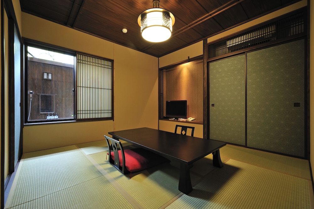 Yaeikan 37/63