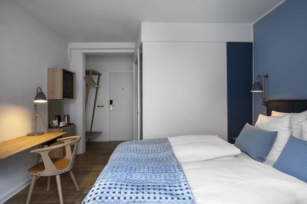 SUPERIOR, DOUBLE BED