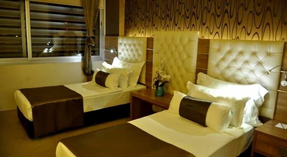 Orty Airport Hotel 63/63