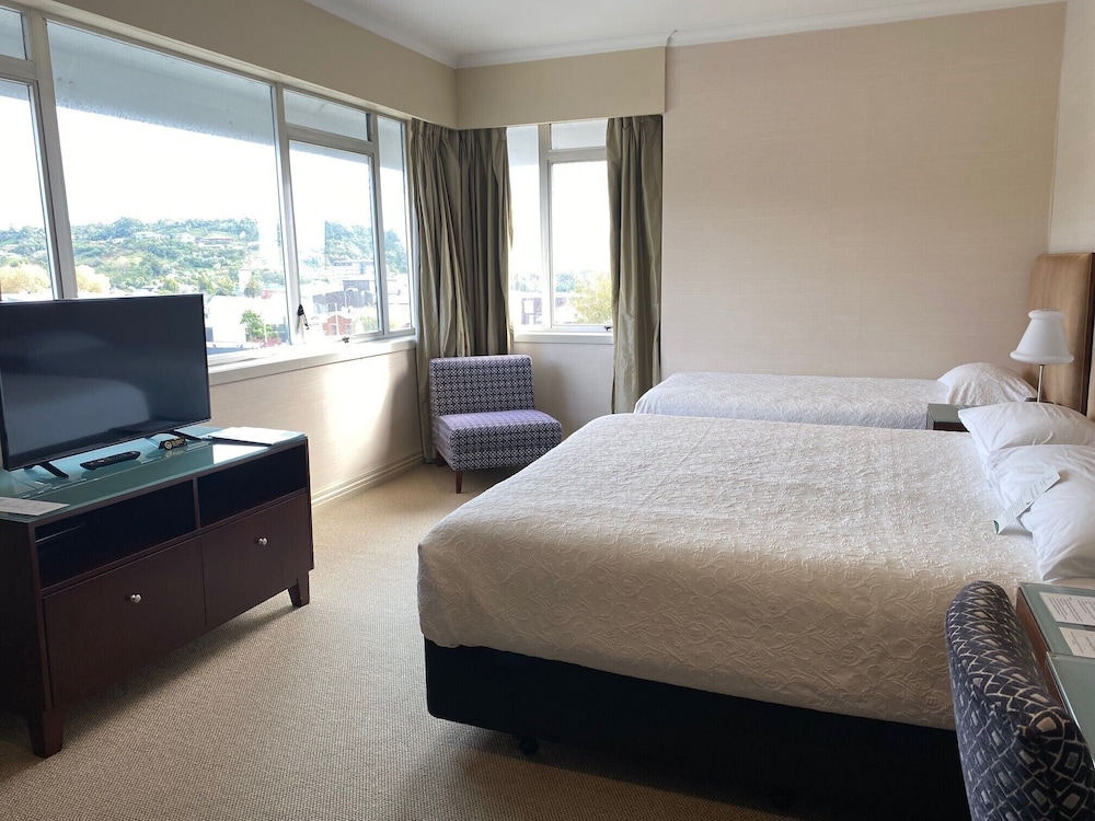 SUITE, QUADRUPLE