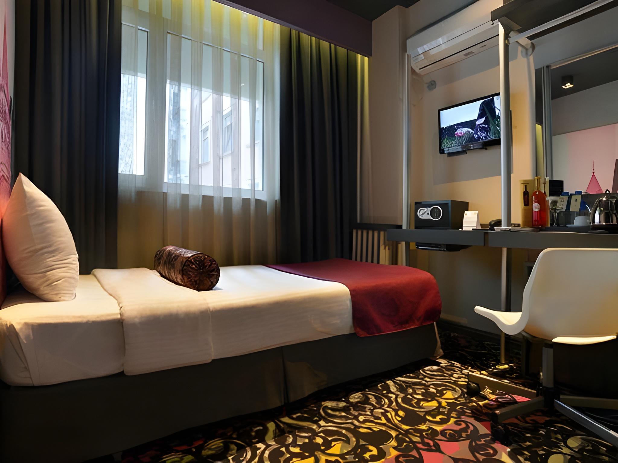 Semi Room, Standard, Single, Semi Double Bed
