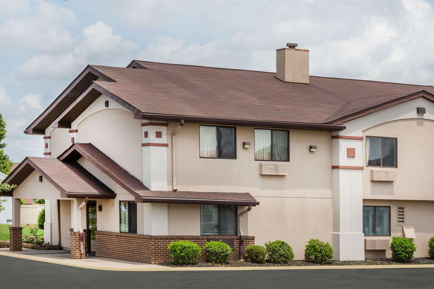 Super 8 by Wyndham Tappahannock VA 1/4