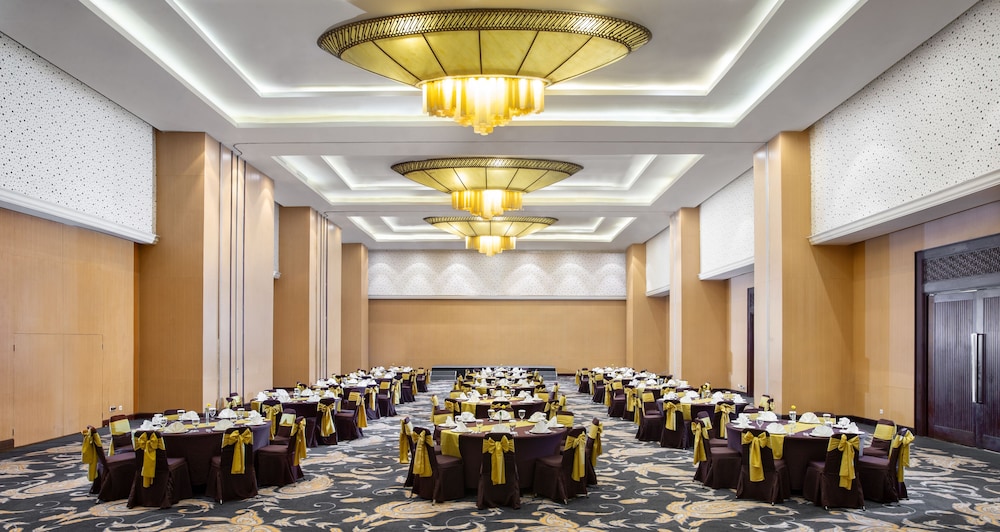 Santika Premiere Bintaro 69/78
