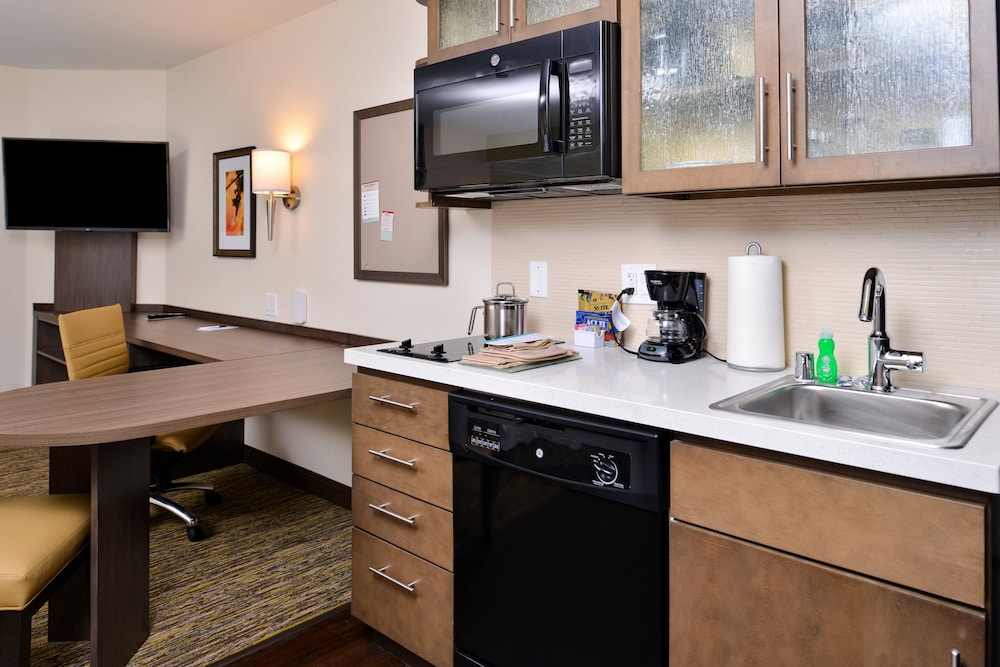 Candlewood Suites Lodi 42/43