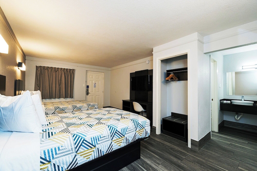 Motel6 Baytown, TX - Garth Rd 28/63