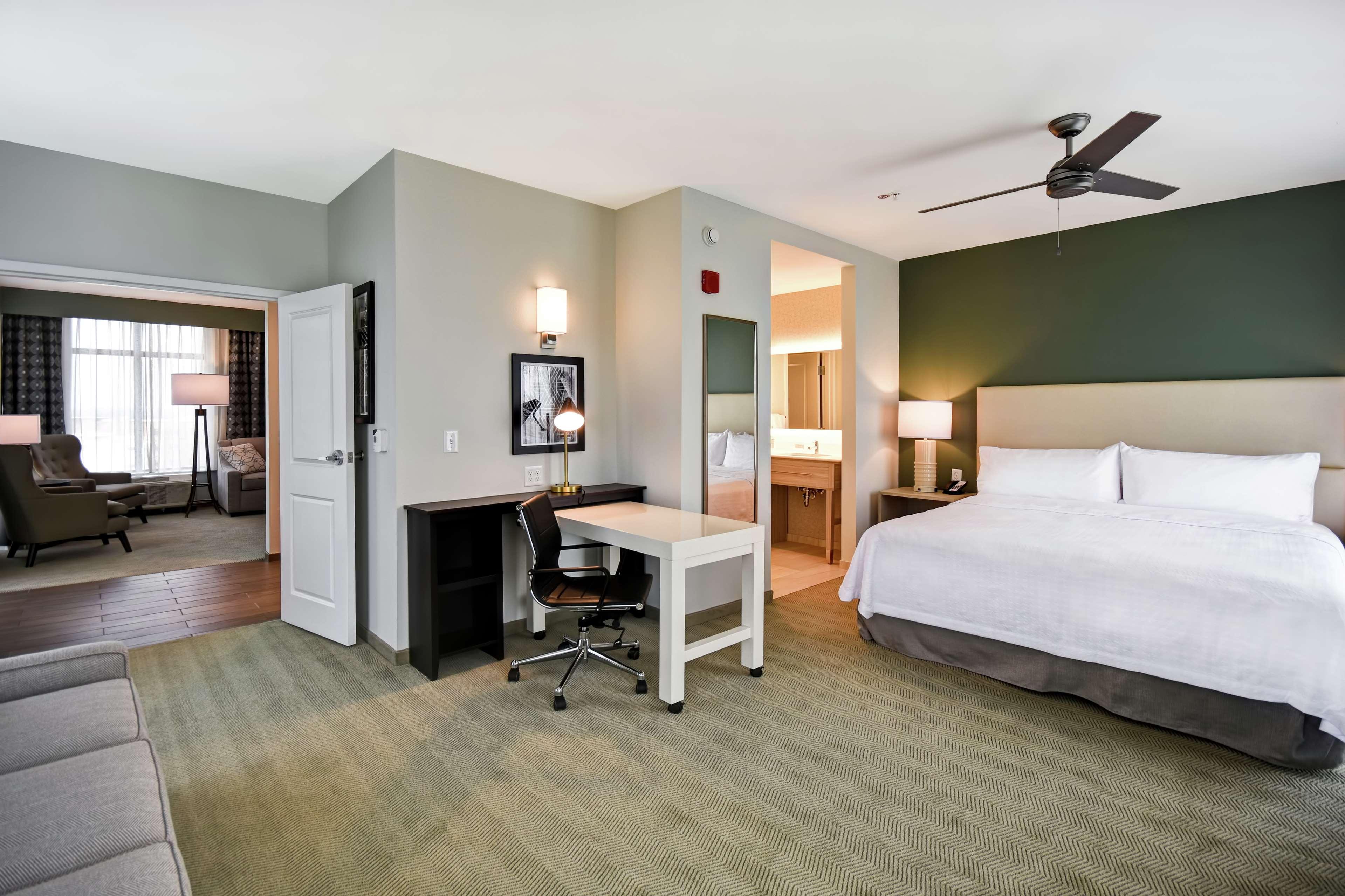 2 BEDROOMS, SUITE, 1 KING OR 2 QUEEN BEDS, 2 BATHROOMS, ACCESSIBLE