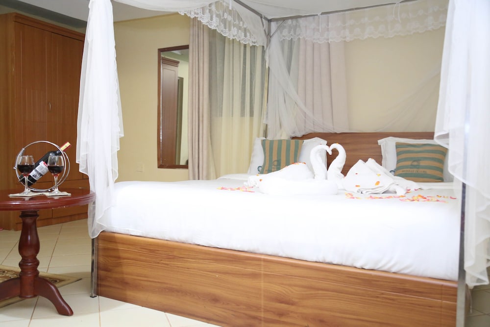 Hotel Nokras Muranga 17/55