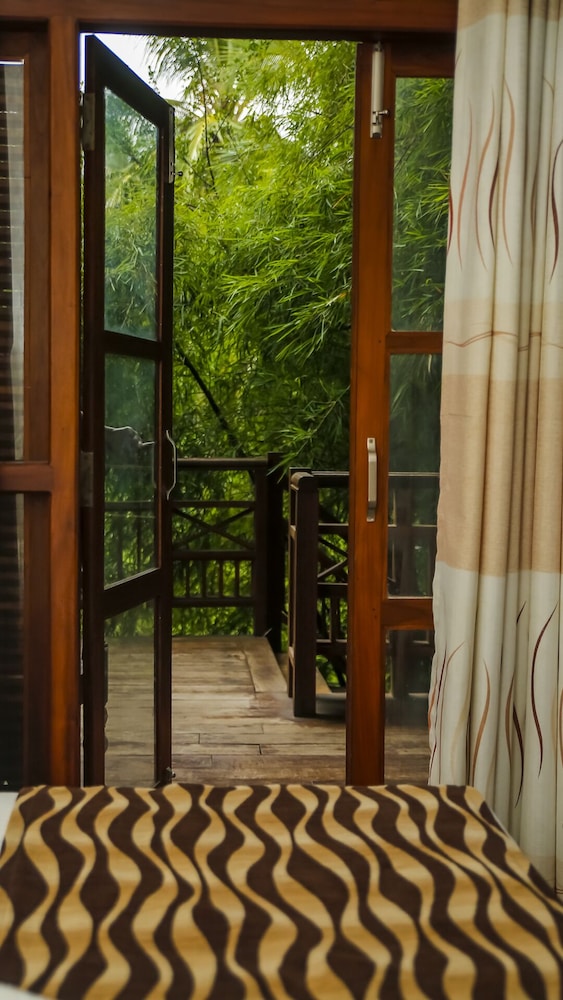 Crown Monarch Diyamankada Nature Resort 17/19