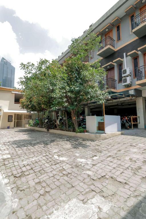 Reddoorz Plus Near Ciputra World Kuningan 2 43/50