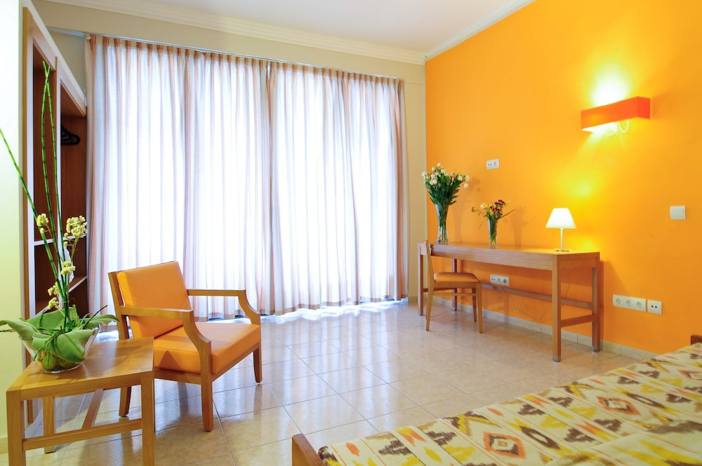 Balear Hotel 24/39