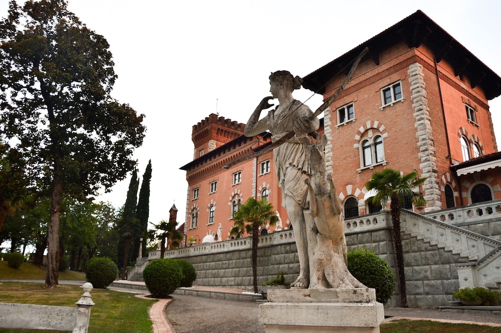 Castello Di Spessa 1/50
