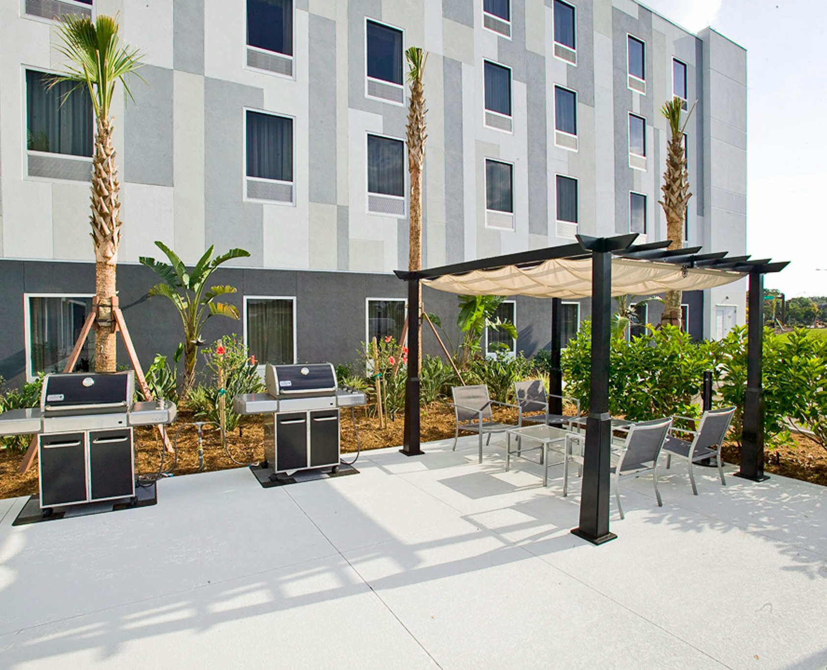 Hampton Inn and Suites Sarasota/Bradenton-Airport 60/68