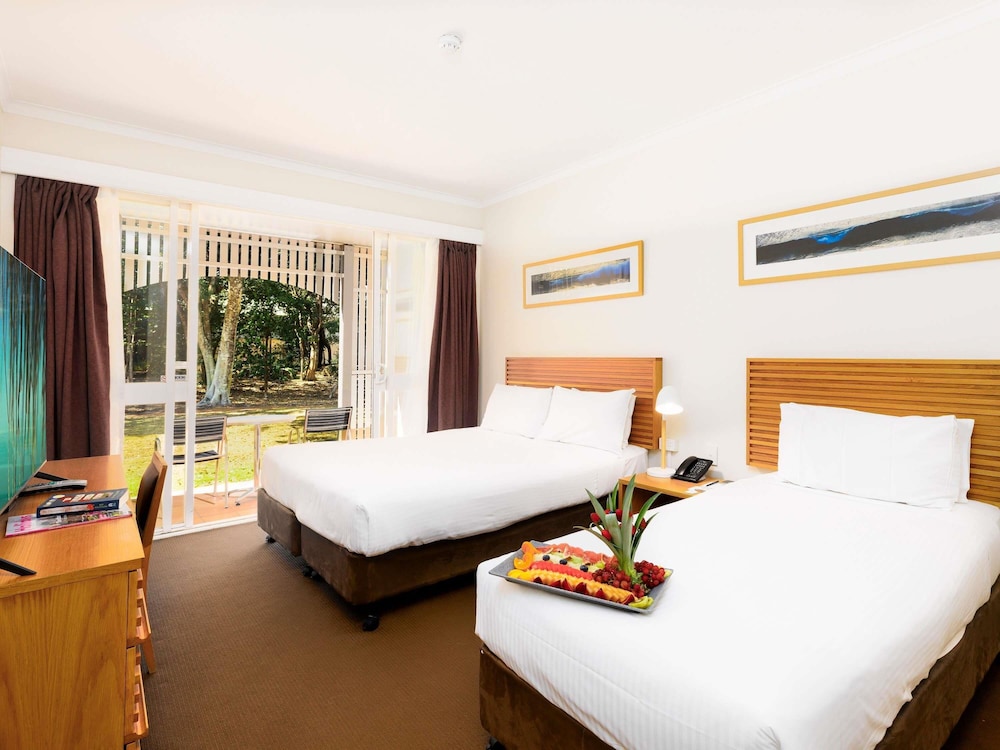 غرفة بسرير كوين وسرير فردي بإطلالة على الحديقة، Novotel Sunshine Coast Resort 9/10