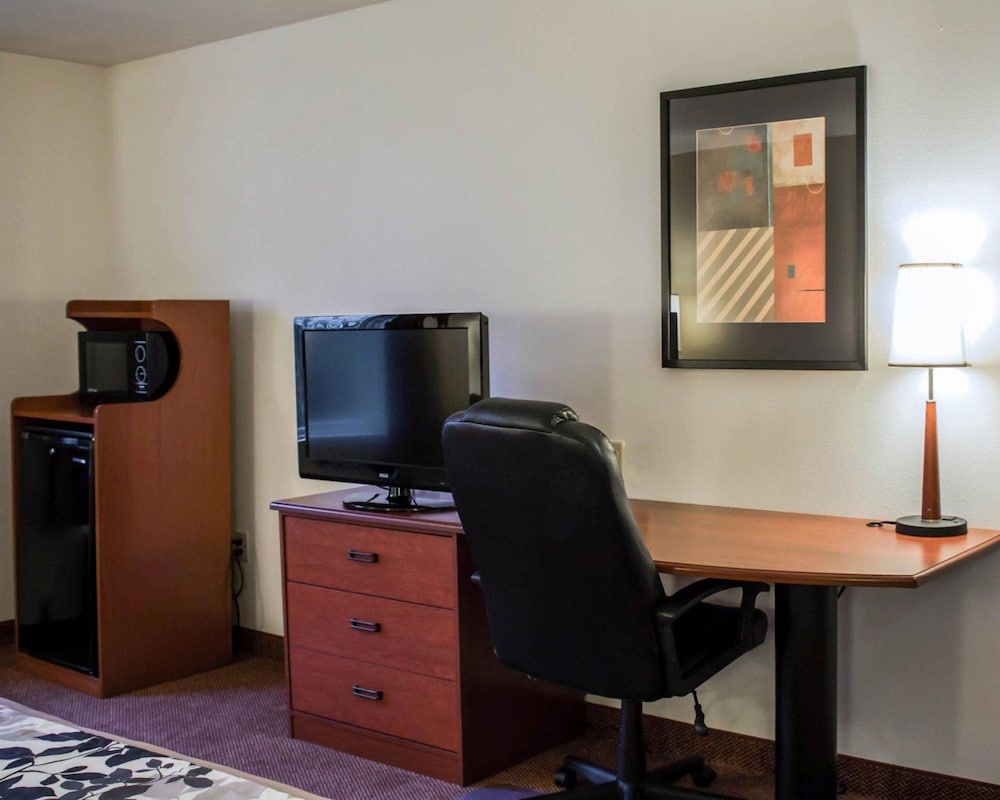 Quality Inn & Suites Chambersburg Northeast 42/47