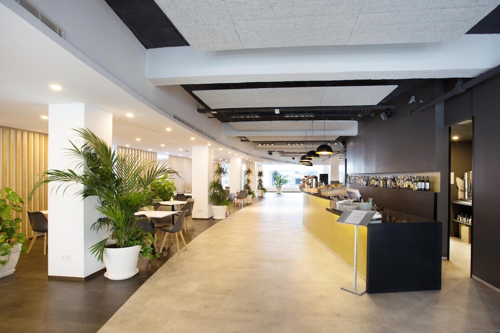 Planet One Hotel 6/55