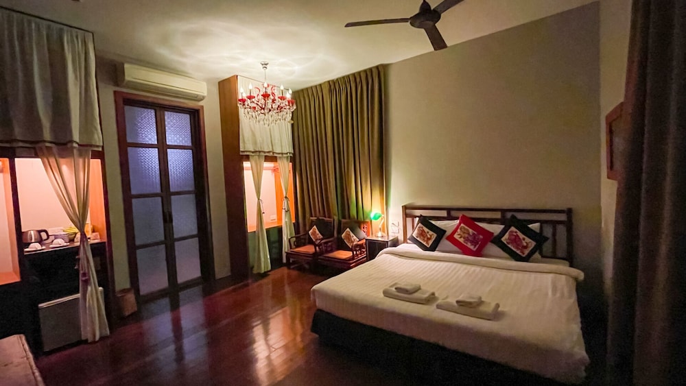 Villa Phra Sumen Bangkok 10/67