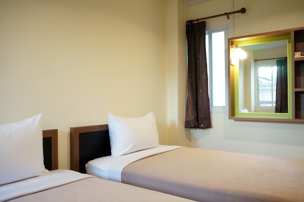 Samsen Sam Place Hotel 38/66