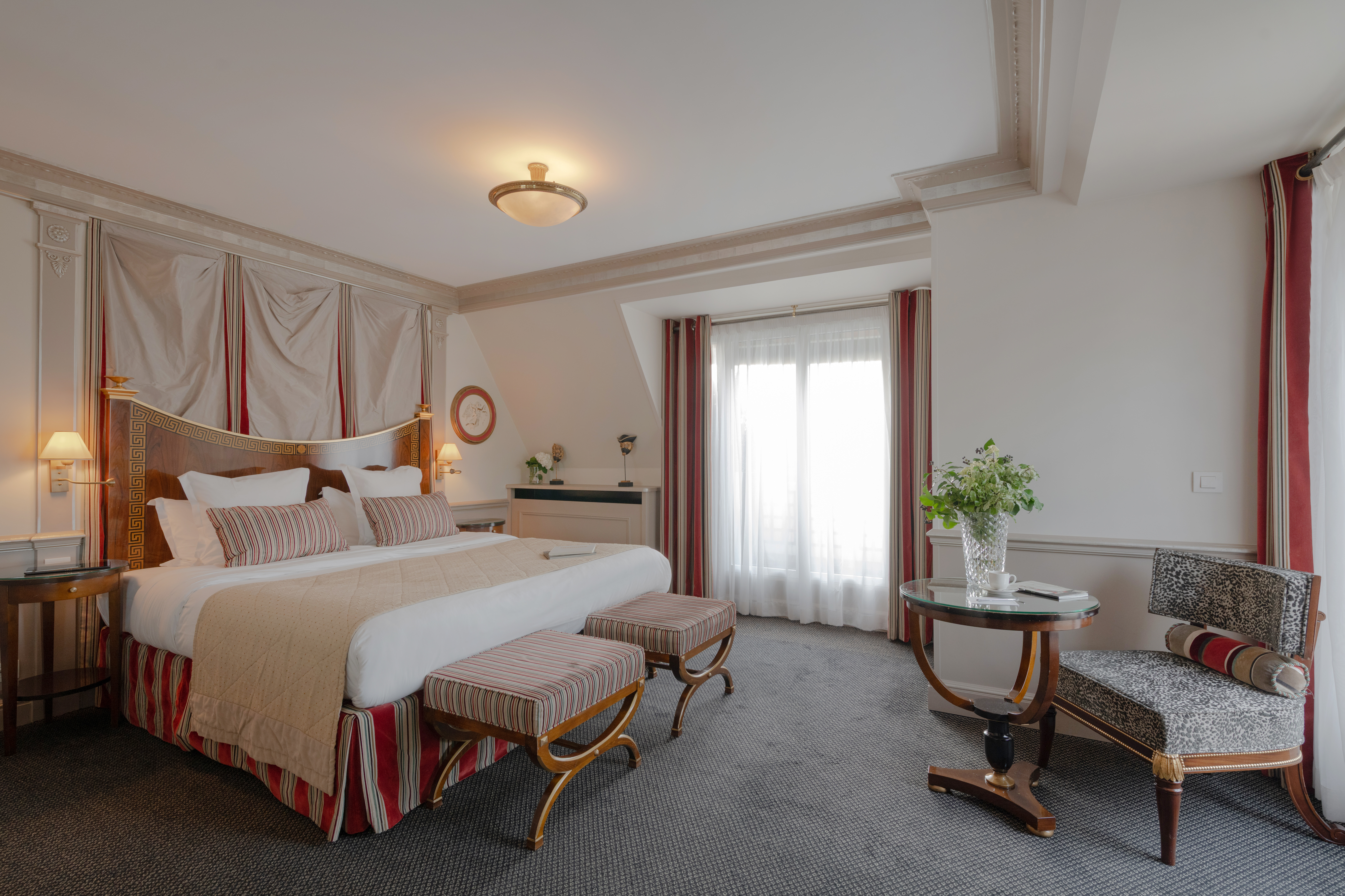 Imperial, Suite