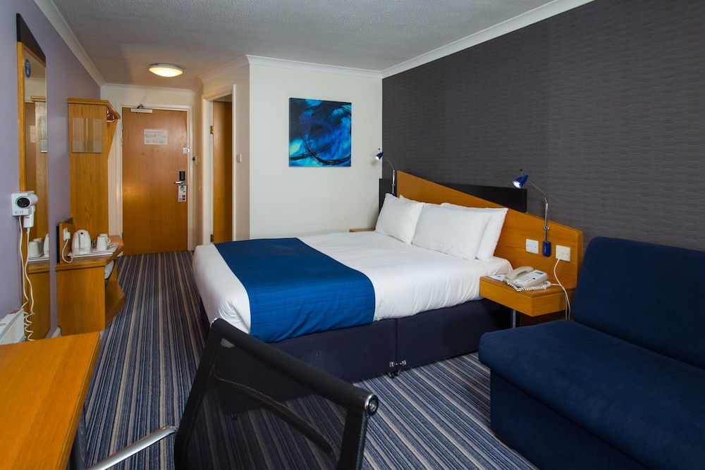 Holiday Inn Express Northampton - South, an IHG Hotel 11/64